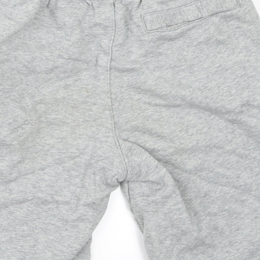 Nike Boys Grey   Sweat Shorts Size 12-13 Years