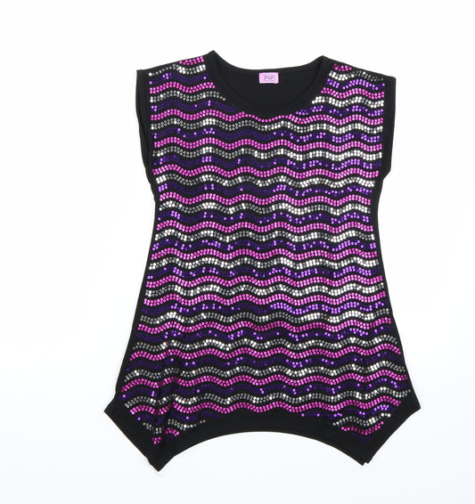 Front view of F&F girls’ black basic t-shirt, size 9-10, years
