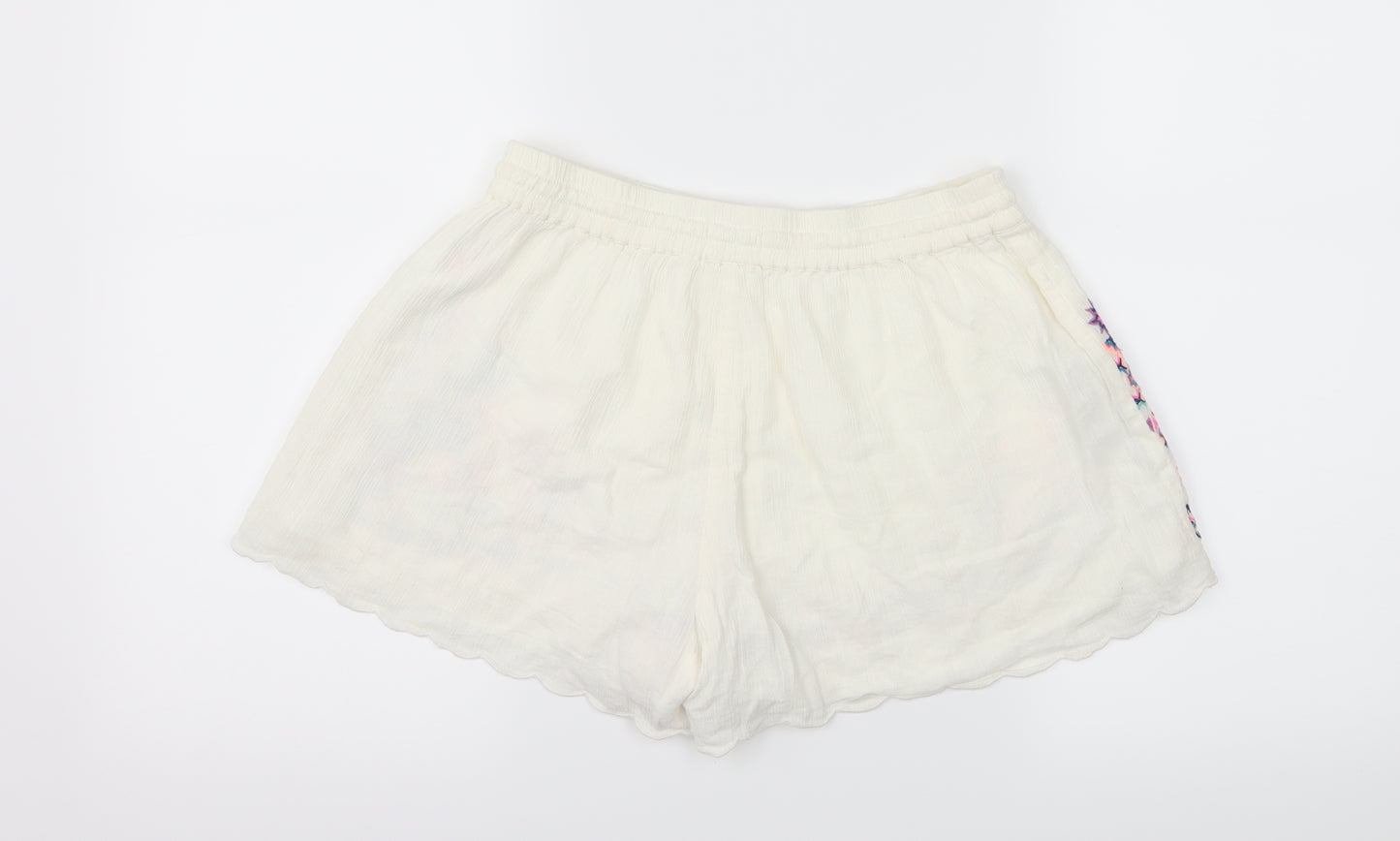 F&F Womens White Geometric  Hot Pants Shorts Size S