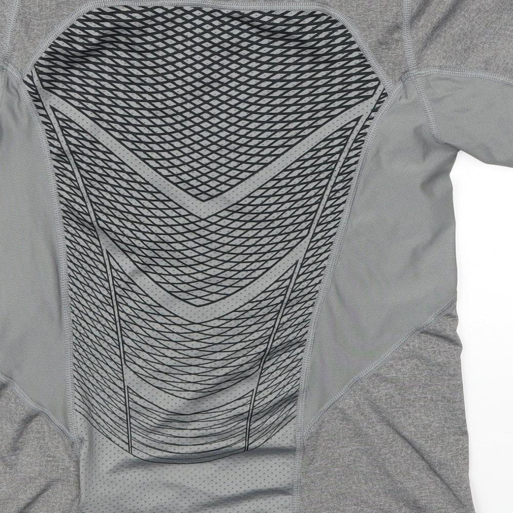 Nike Boys Grey   Basic T-Shirt Size 9-10 Years