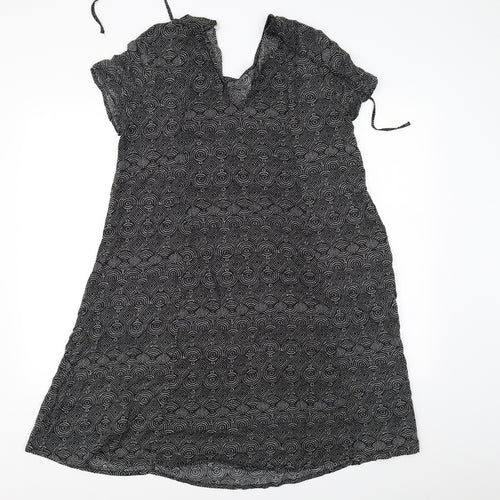 H&M Womens Black Floral  Fit & Flare  Size 14