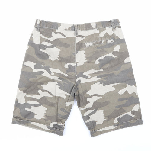 Cedarwood State Mens Green Camouflage  Chino Shorts Size 32