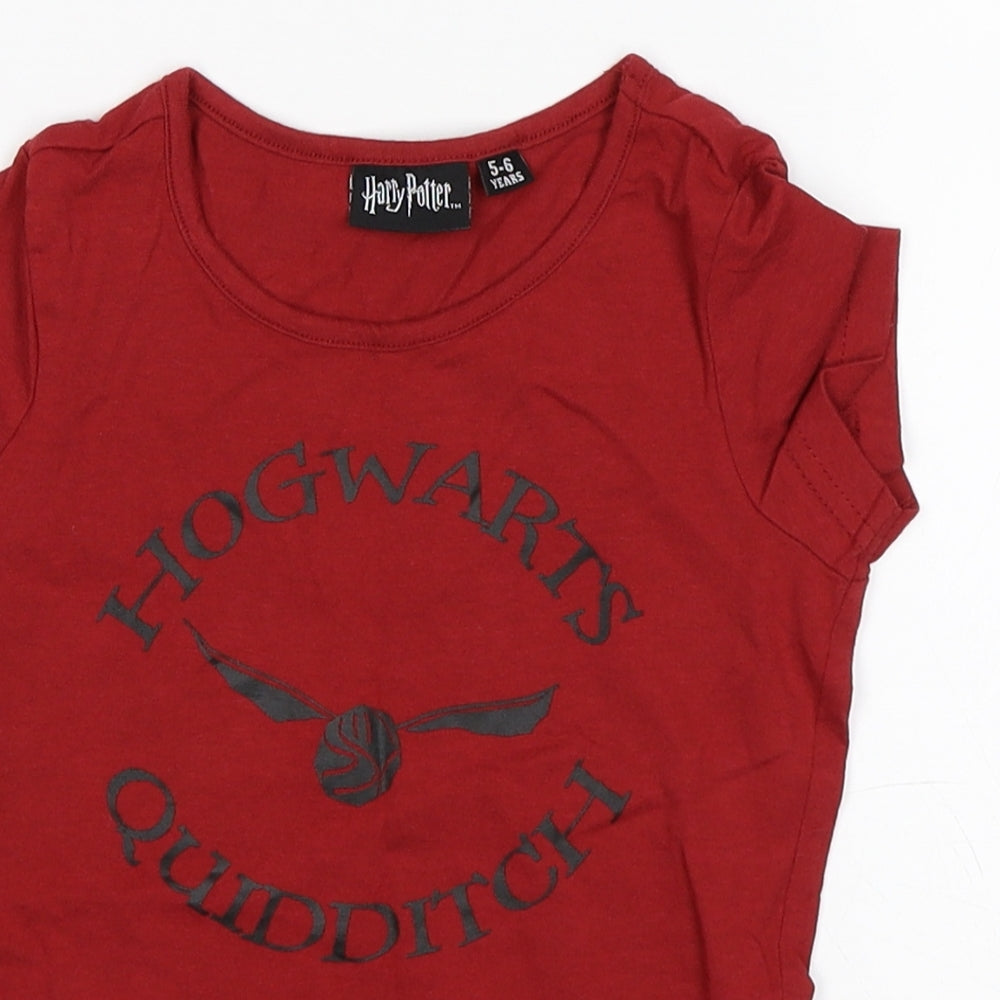 Preworn Boys Red   Basic T-Shirt Size 5-6 Years  - Harry Potter Quidditch Gryffindor