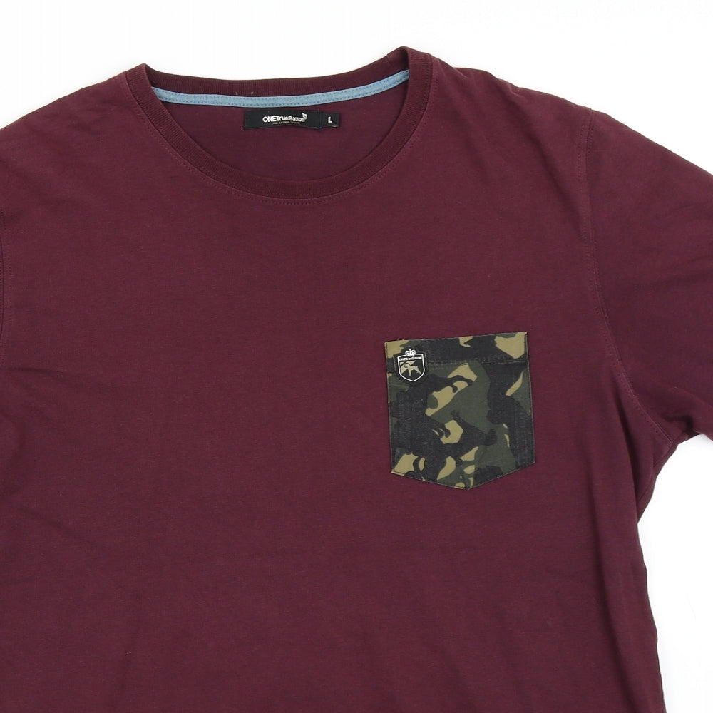 One True Saxon Mens Red    T-Shirt Size L