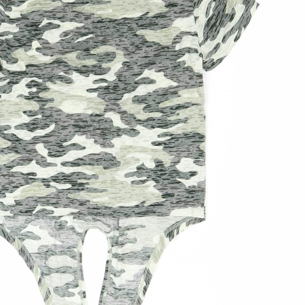 Primark Girls Green Camouflage  Basic T-Shirt Size 11-12 Years