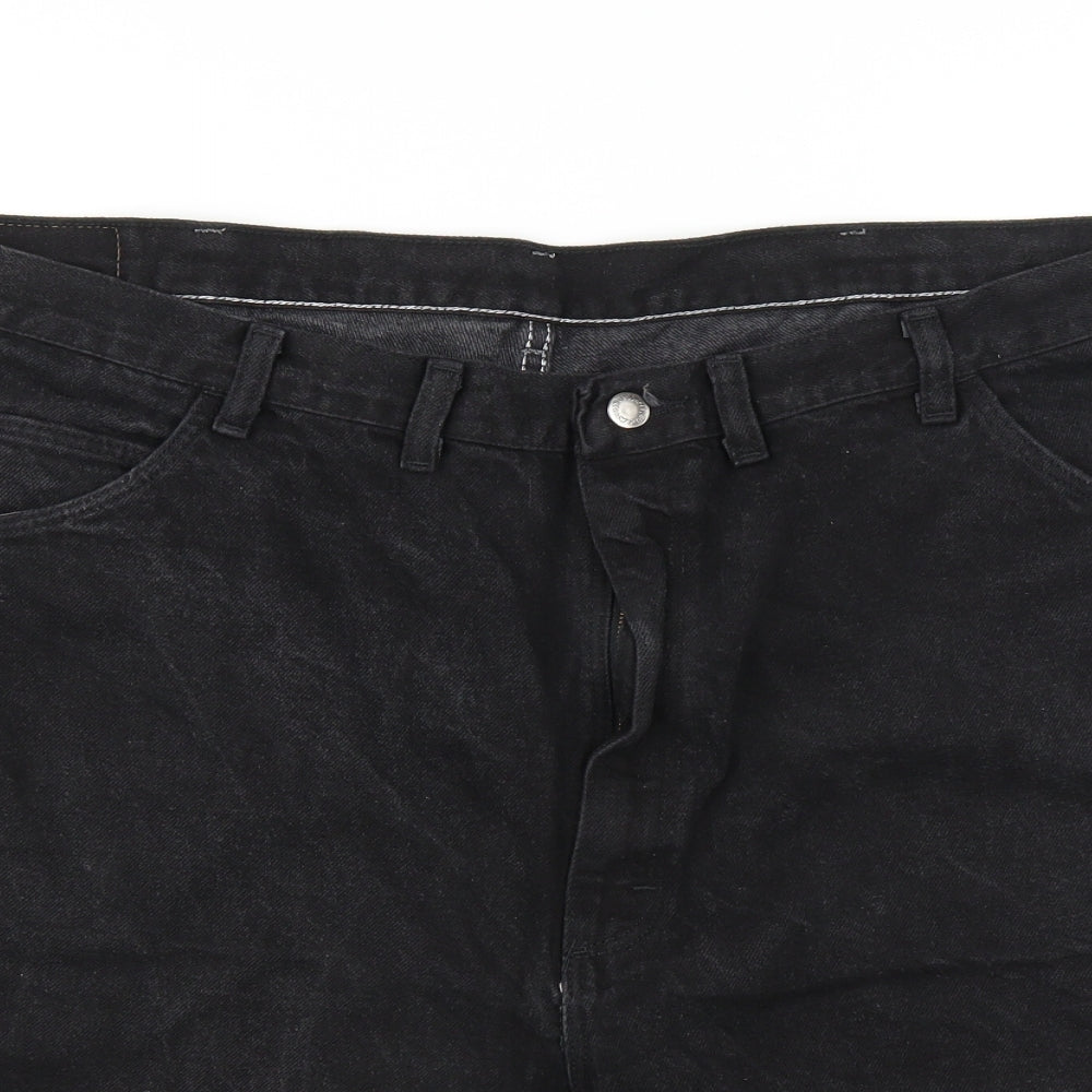 Preworn Mens Black   Bermuda Shorts Size 42 in