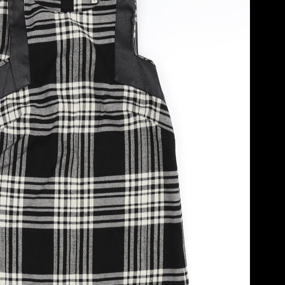 River Island Girls Black Gingham  Pinafore/Dungaree Dress  Size 6 Years