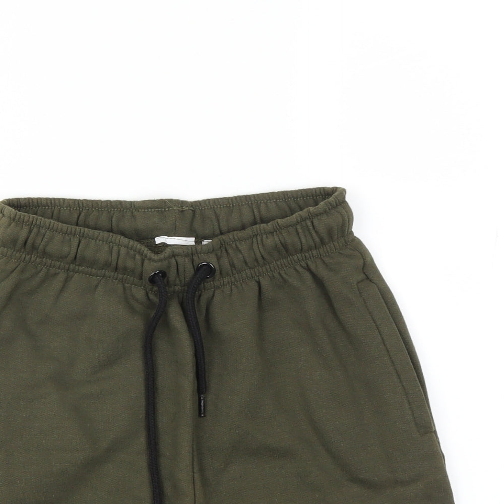 Preworn Boys Green   Sweat Shorts Size 7-8 Years