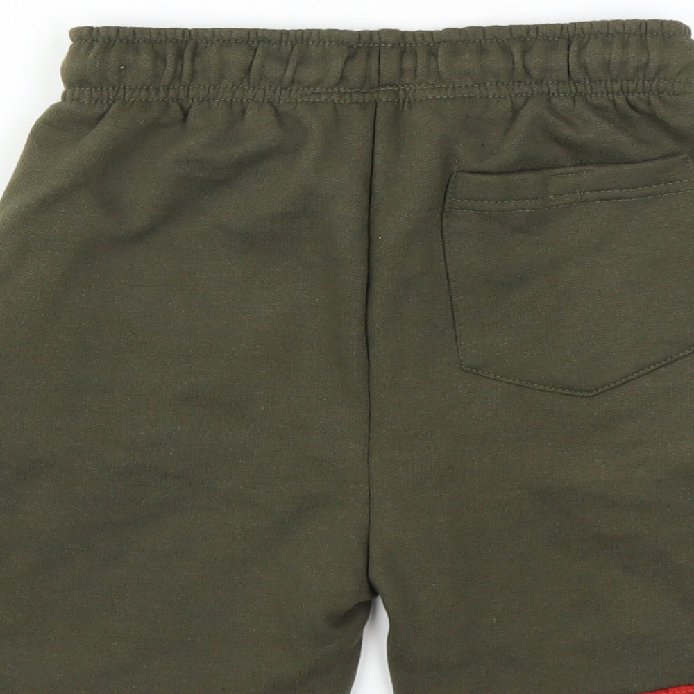 Preworn Boys Green   Sweat Shorts Size 7-8 Years