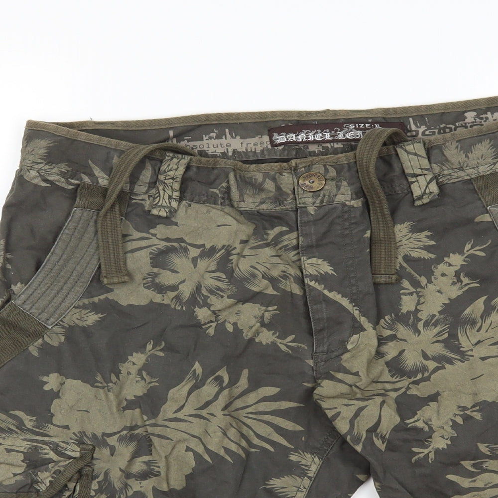 Daniel Lei Mens Green Floral  Bermuda Shorts Size XL