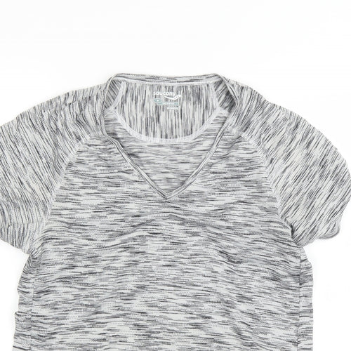 Saucony Womens Silver Houndstooth  Basic T-Shirt Size 12