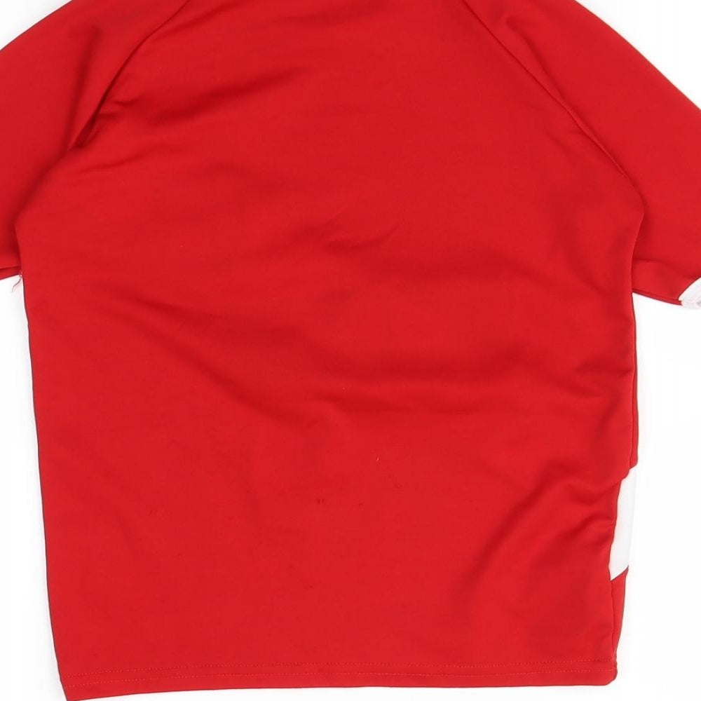 Preworn Boys Red   Basic T-Shirt Size 10 Years  - Peru