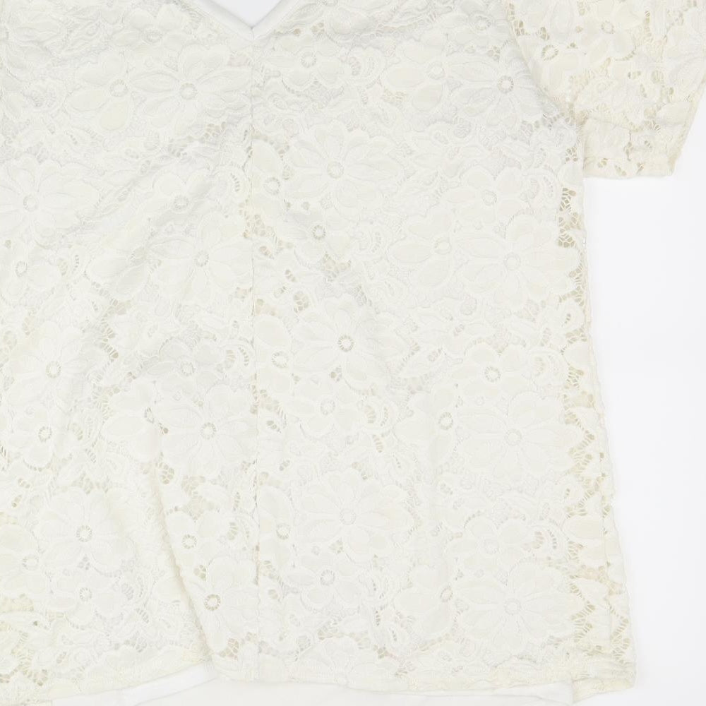 Very Womens White Floral  Basic T-Shirt Size 12
