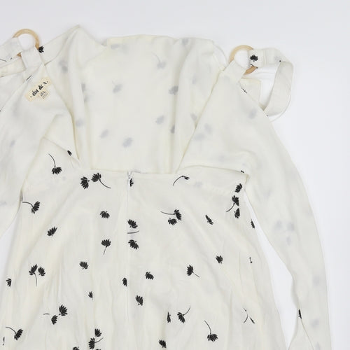 Dot & X Womens White   Fit & Flare  Size 8