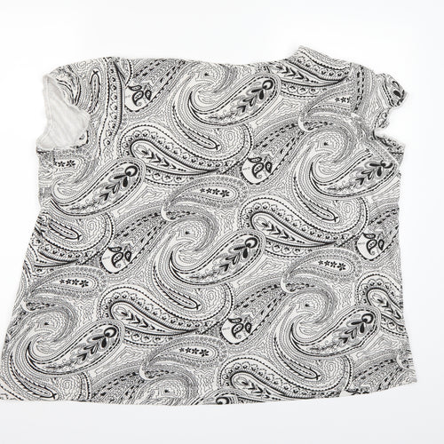 Avenue Womens White Paisley  Basic T-Shirt Size 22