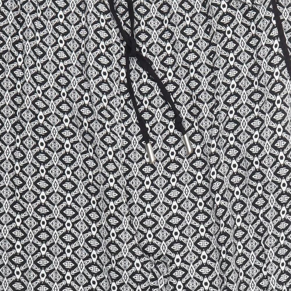 New Look Womens Grey Geometric  Cropped Trousers Size 14 L21 in