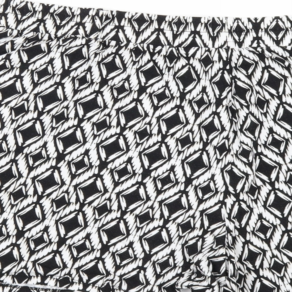 F&F Womens White Geometric  Paperbag Shorts Size 12