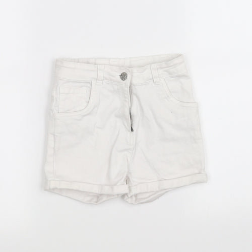 Nutmeg Girls White   Cut-Off Shorts Size 9-10 Years