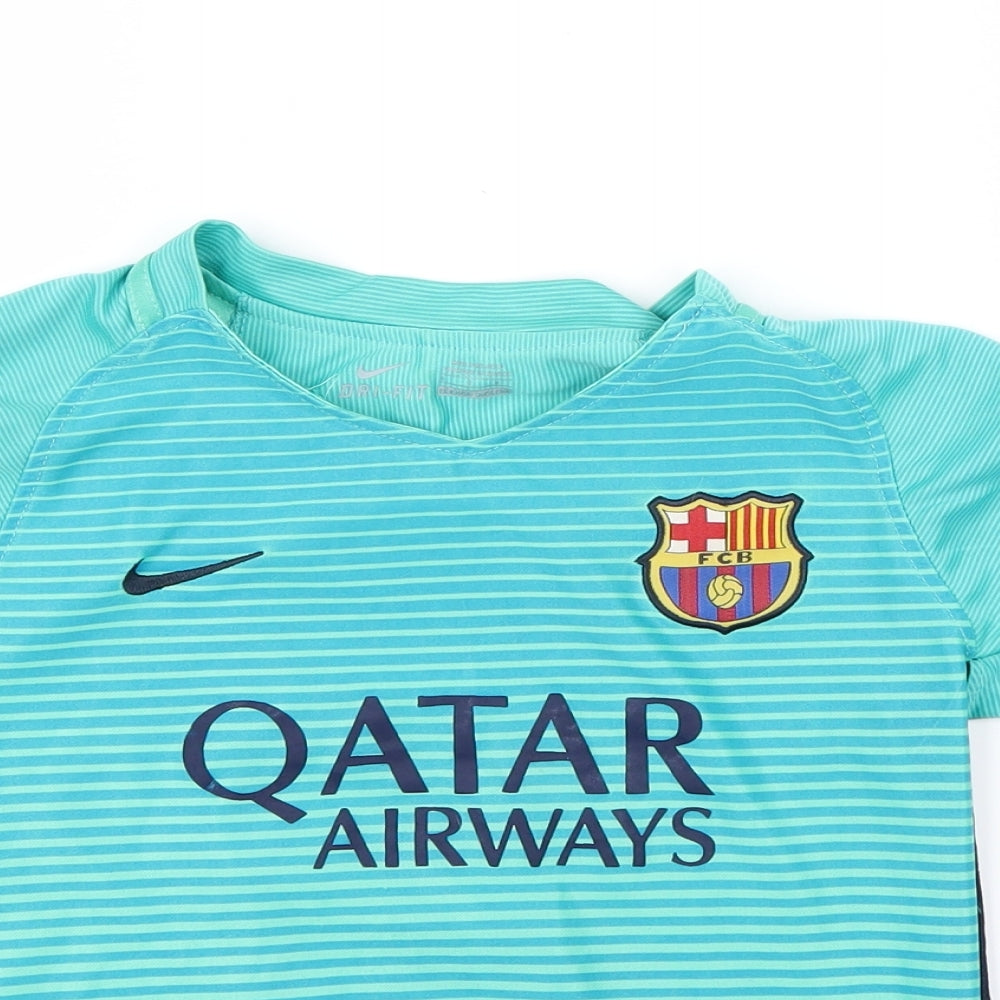 Nike Boys Green Striped  Basic T-Shirt Size 8 Years