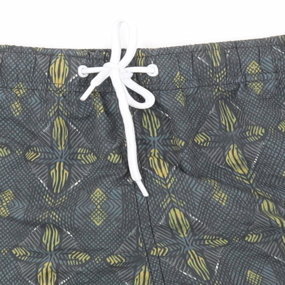 River Isalnd Mens Green Argyle/Diamond  Sweat Shorts One Size - SWIM SHORTS