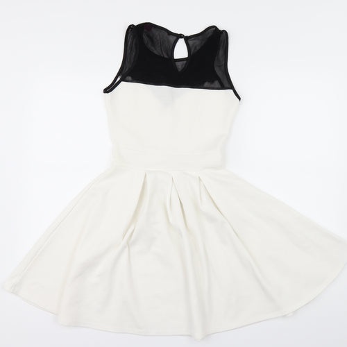 Preworn Womens White   Skater Dress  Size 6