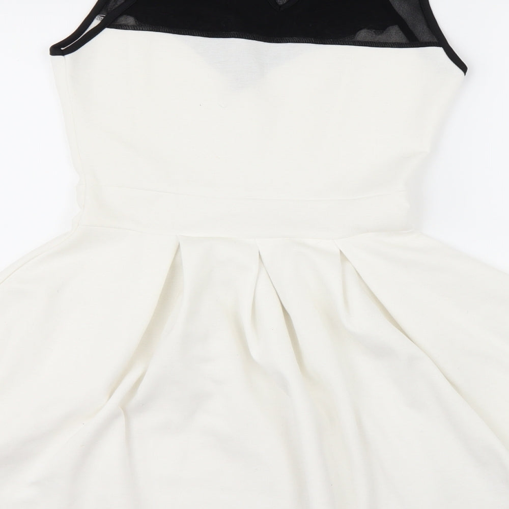 Preworn Womens White   Skater Dress  Size 6
