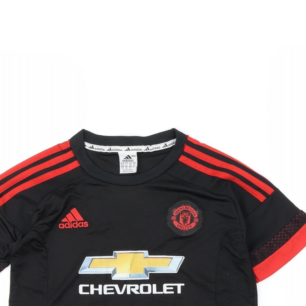 adidas Boys Black   Basic T-Shirt Size L  - Man United