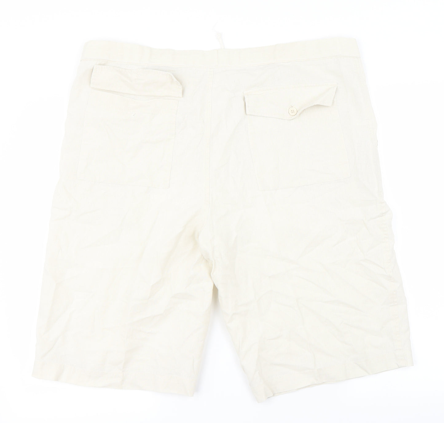 Authentic Clothing Company  Mens Ivory   Chino Shorts Size XL