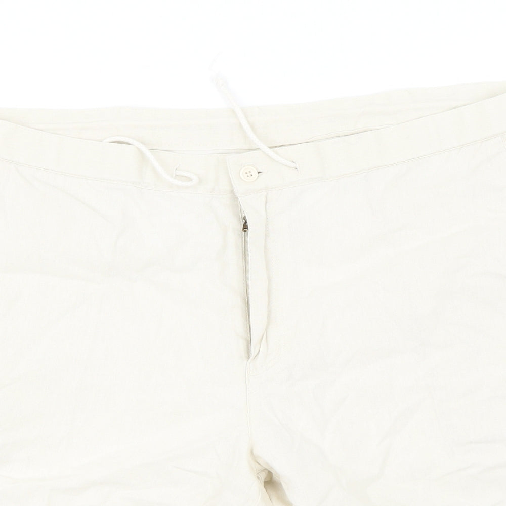 Authentic Clothing Company  Mens Ivory   Chino Shorts Size XL