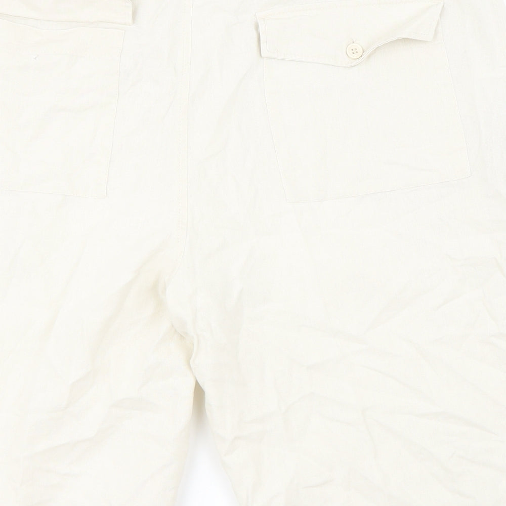 Authentic Clothing Company  Mens Ivory   Chino Shorts Size XL