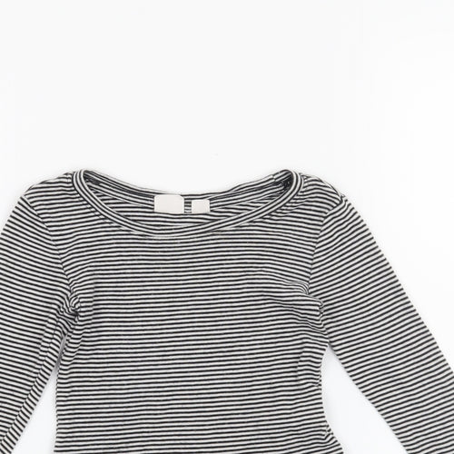 Gap Girls Black Striped  Basic T-Shirt Size 4-5 Years