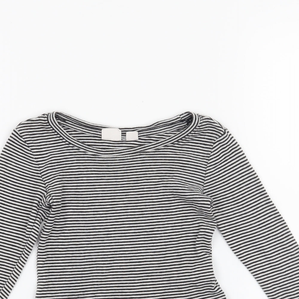 Gap Girls Black Striped  Basic T-Shirt Size 4-5 Years