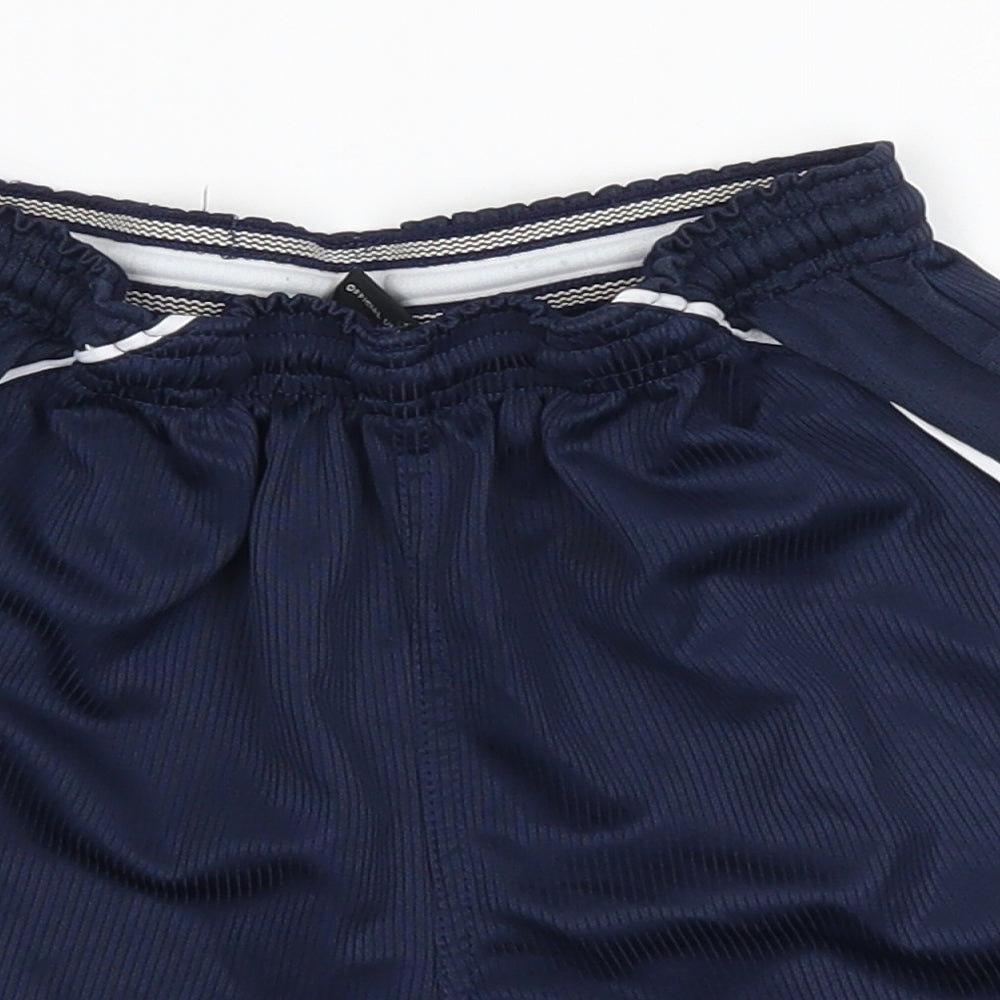 Umbro Boys Blue   Sweat Shorts Size 13 Years