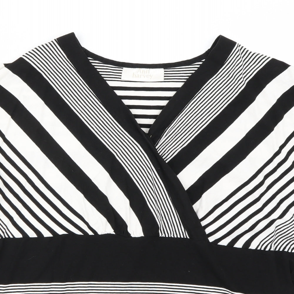 Ann Harvey Womens White Striped  Basic T-Shirt Size 22