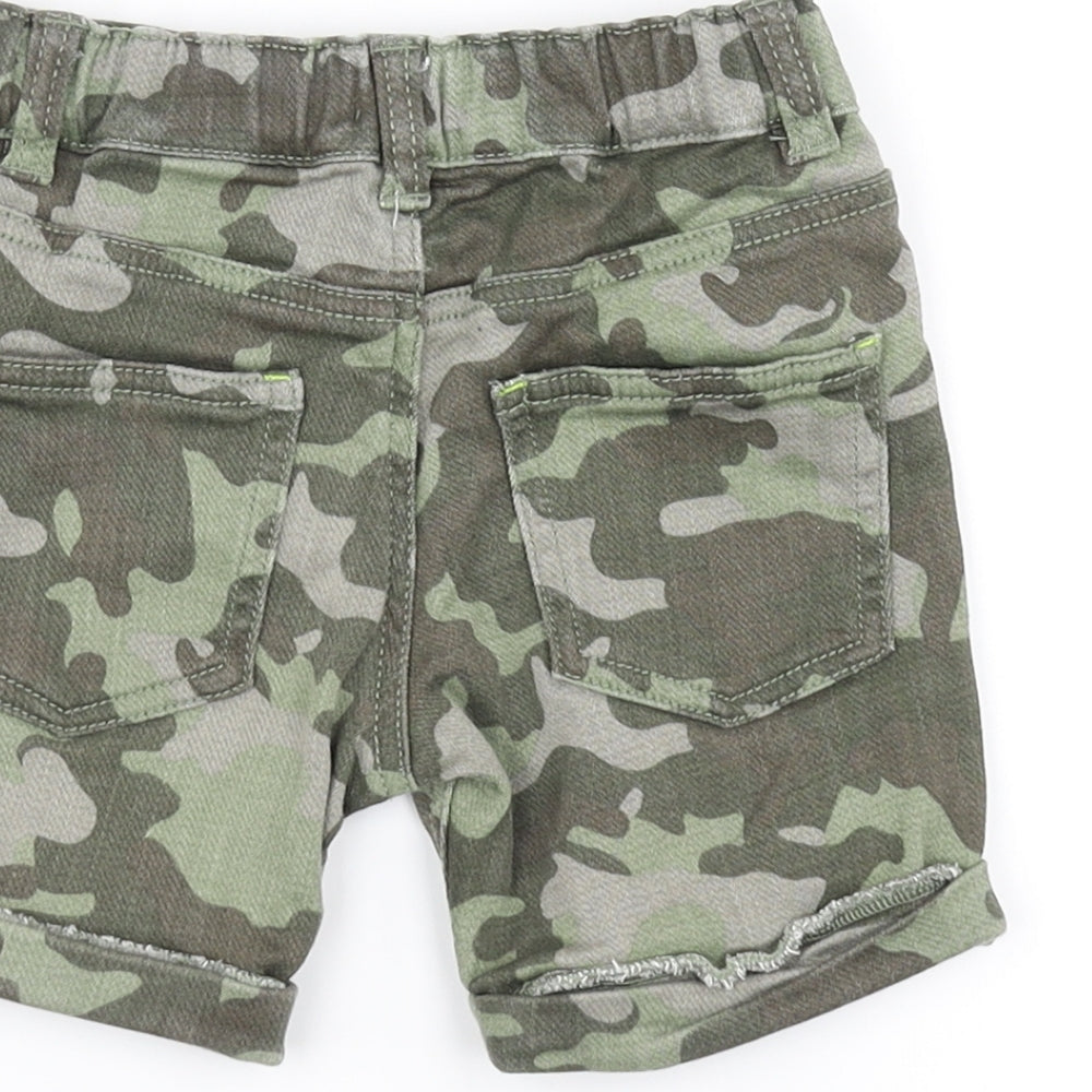 F&F Boys Green Camouflage  Chino Shorts Size 2-3 Years