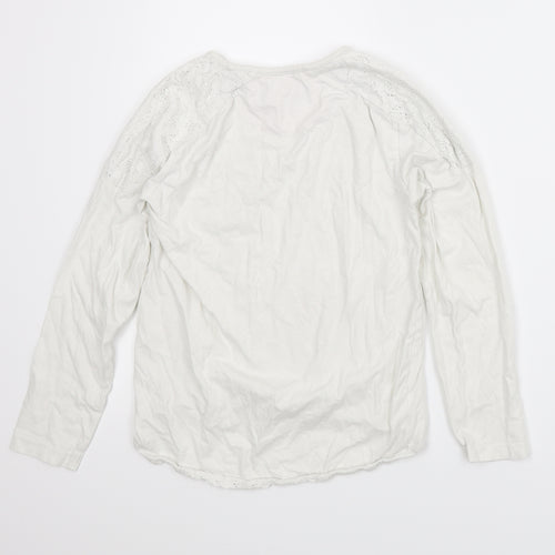 YD Girls White   Basic T-Shirt Size 11-12 Years