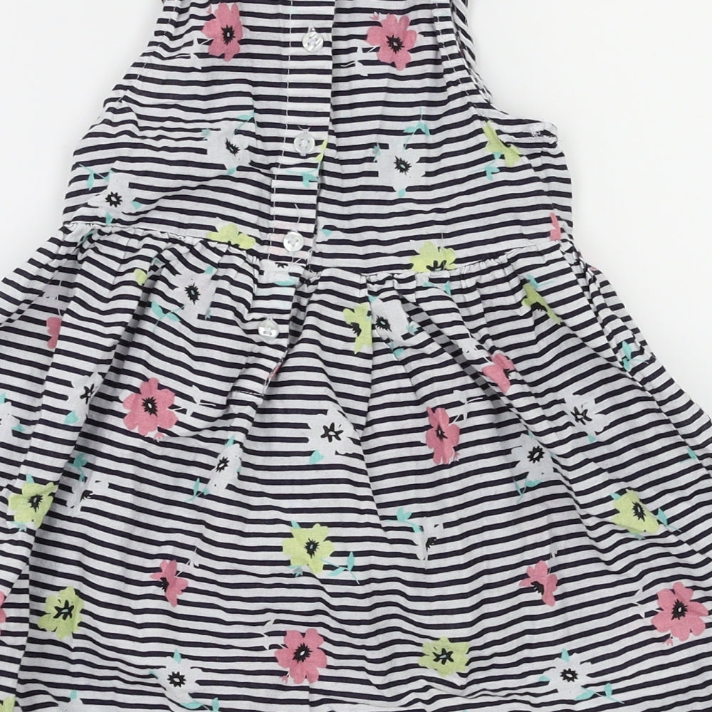 Preworn Girls White Striped  Fit & Flare  Size 5-6 Years