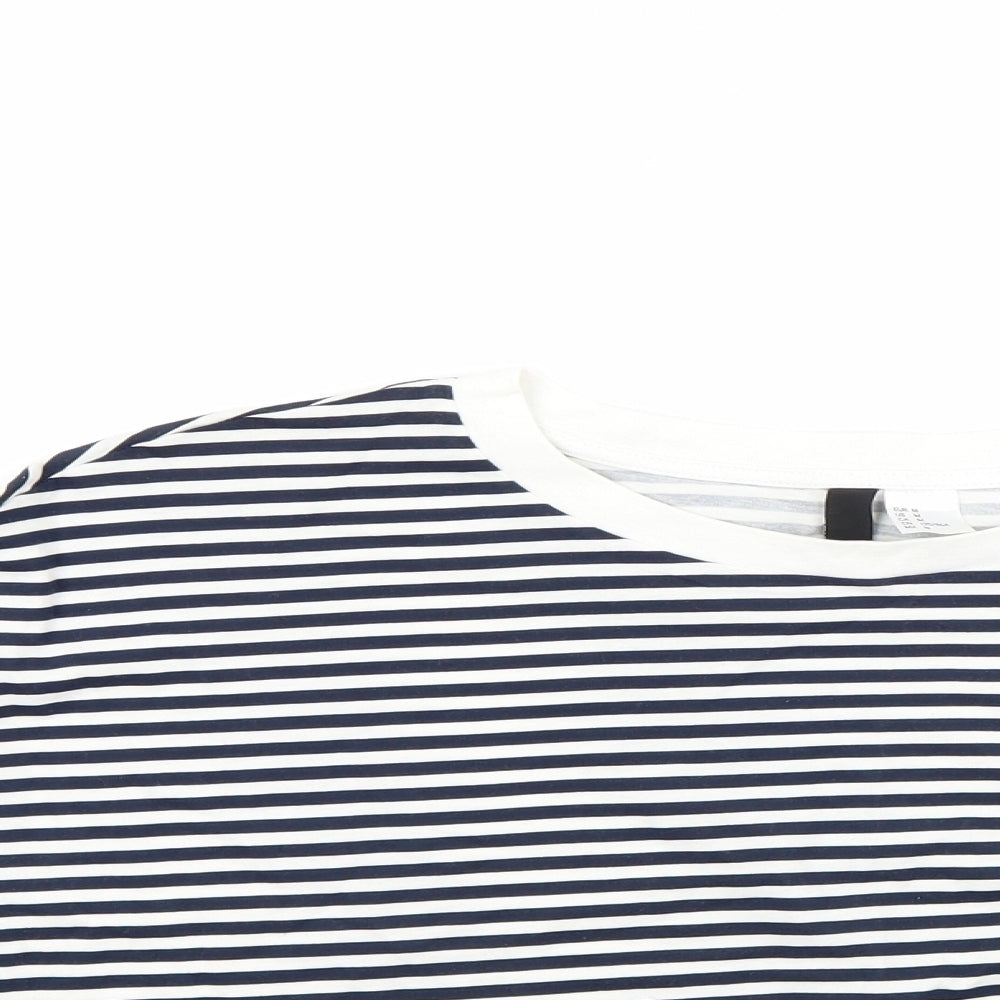 round Womens Blue Striped  Basic T-Shirt Size M