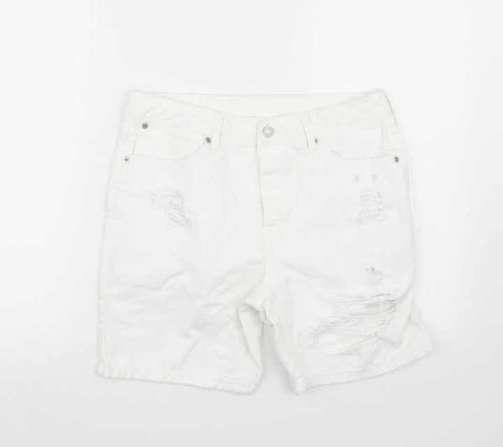 Preworn Womens White Bermuda Shorts Size 32