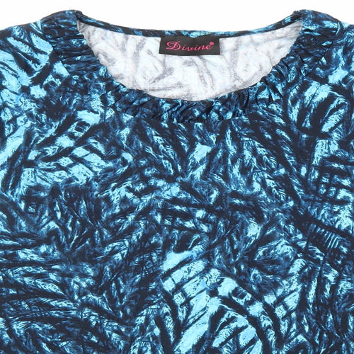Divine Womens Blue Houndstooth  Basic T-Shirt Size 20