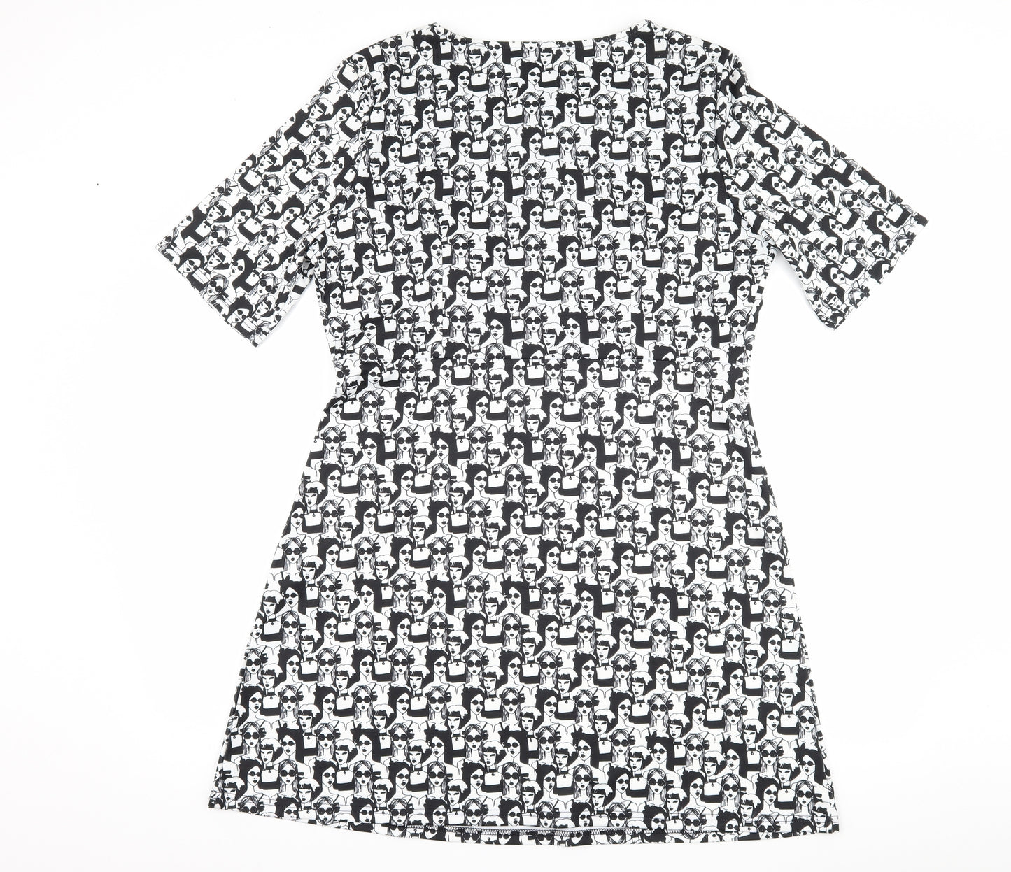 BANNED Womens Black   Shift  Size L  - graphic