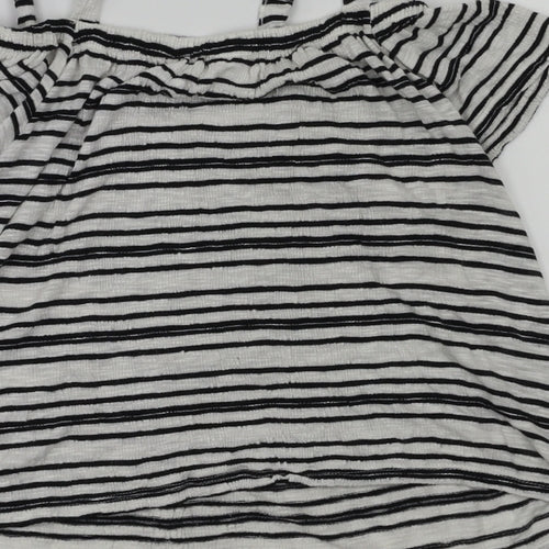 F&F Girls Black Striped  Pullover T-Shirt Size 8-9 Years