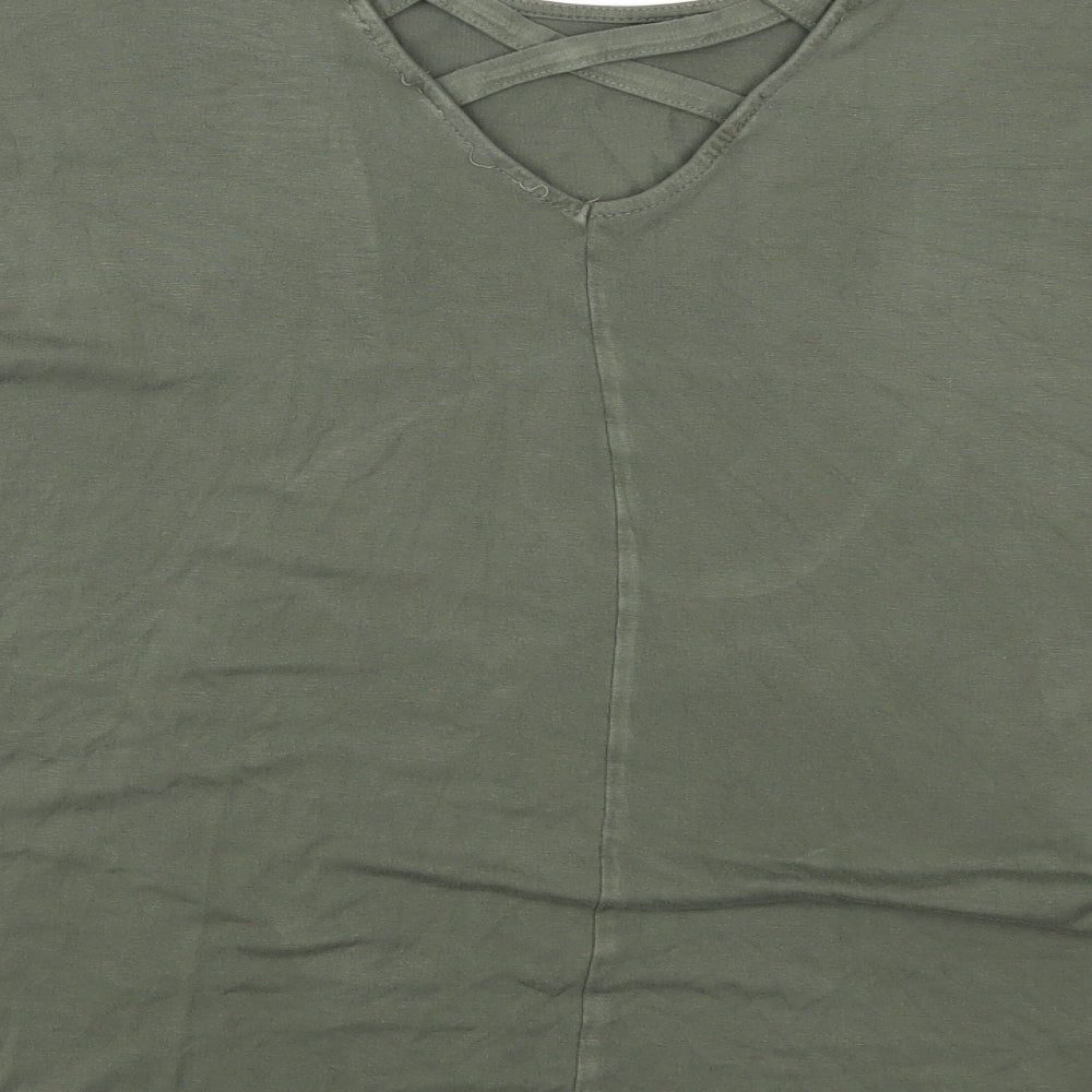 Pecocks Womens Green   Basic T-Shirt Size 22