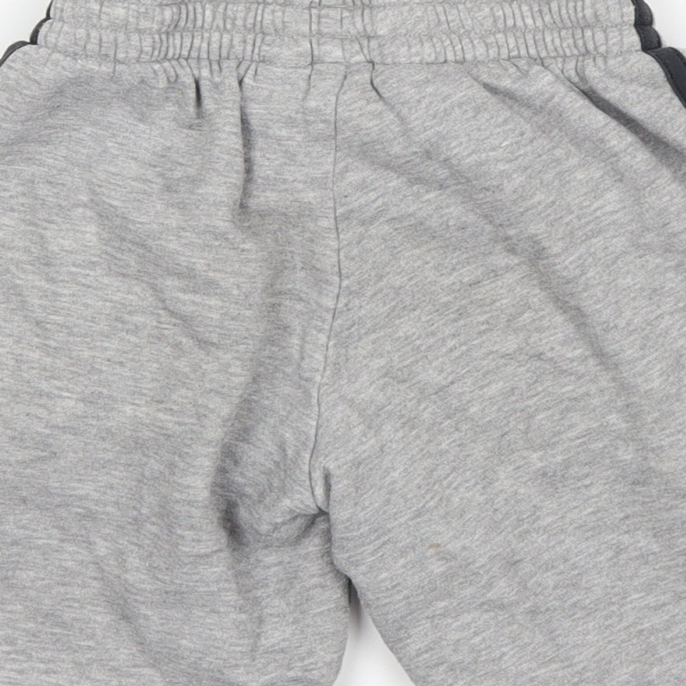 adidas Boys Grey   Sweat Shorts Size 6-7 Years