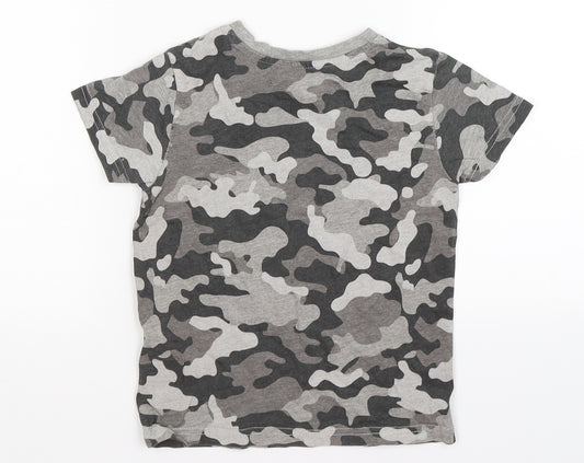 Front view of Primark boys’ grey camouflage basic t-shirt, size 3-4, years