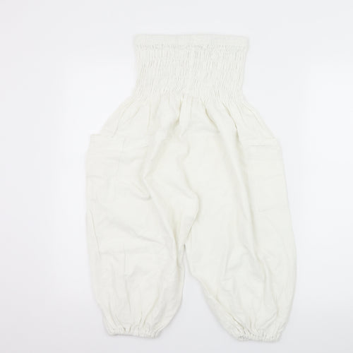 Preworn Womens White  Rayon Bermuda Shorts Size 30 in