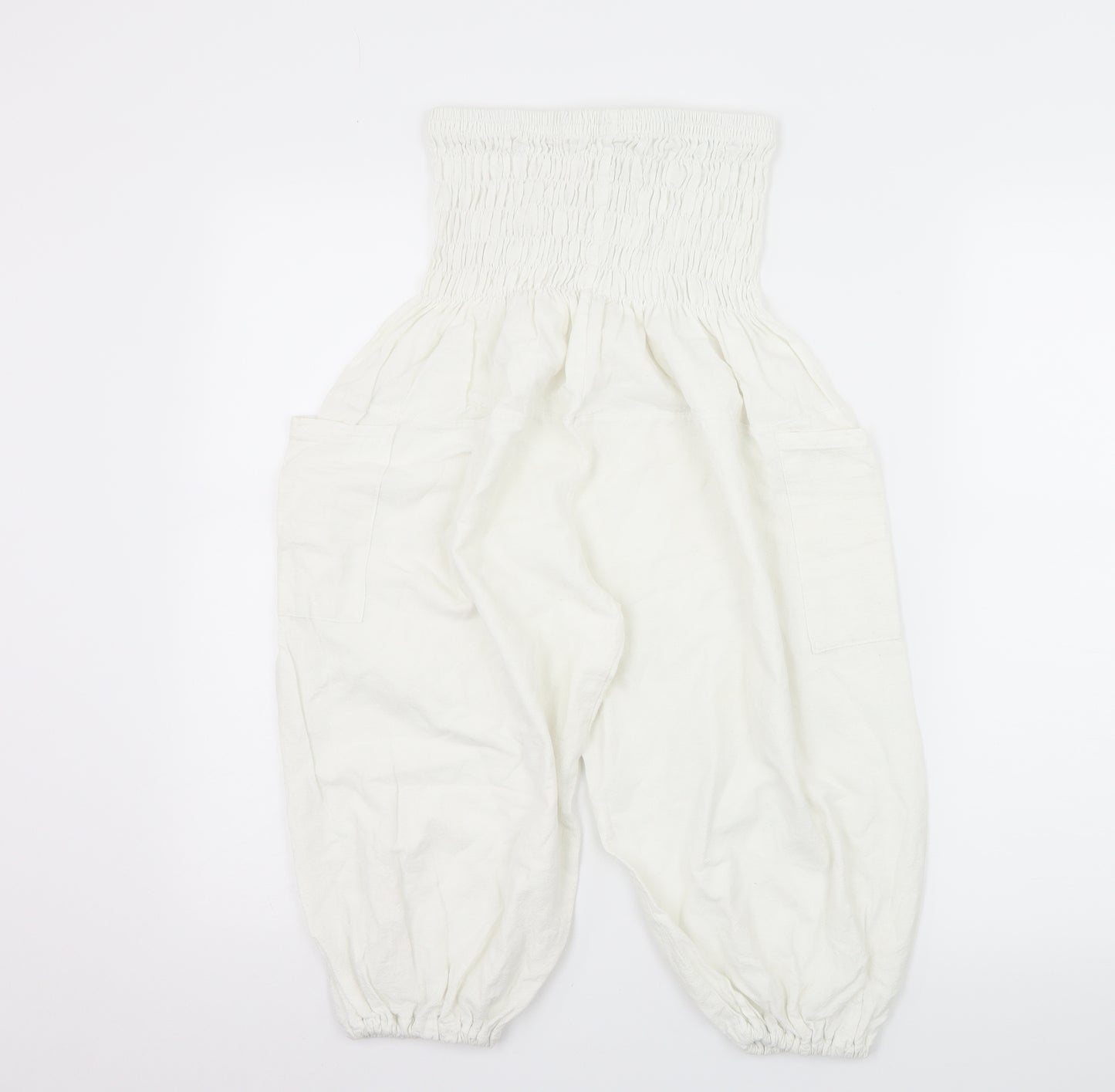 Preworn Womens White  Rayon Bermuda Shorts Size 30 in