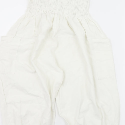 Preworn Womens White  Rayon Bermuda Shorts Size 30 in