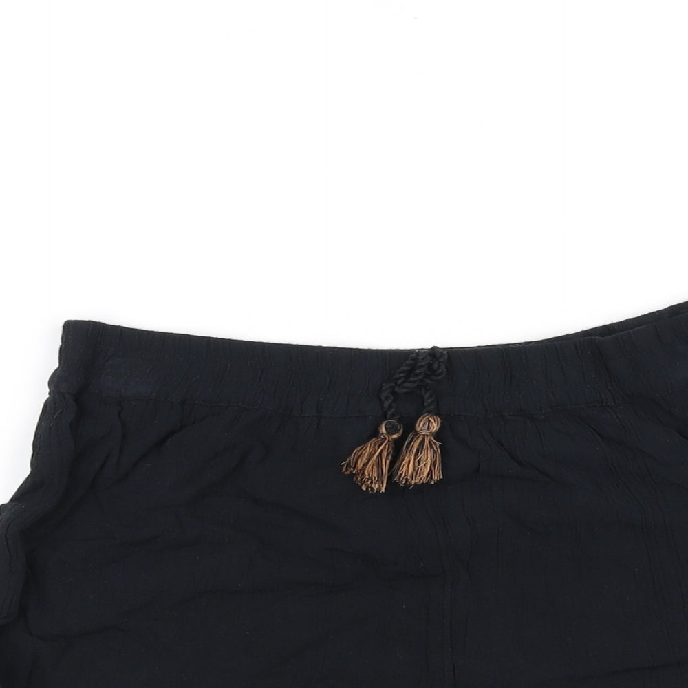 pre worn Girls Black   Cut-Off Shorts Size 12 Years