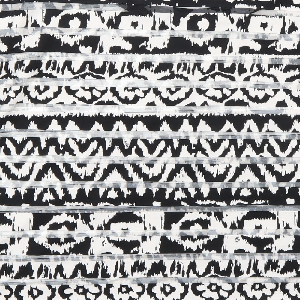 Newlook Womens Black Geometric  Basic T-Shirt Size 16